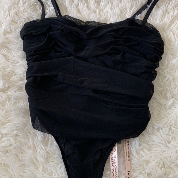 ❌SOLD❌House of CB Pearl Bodysuit - Picture 7 of 13